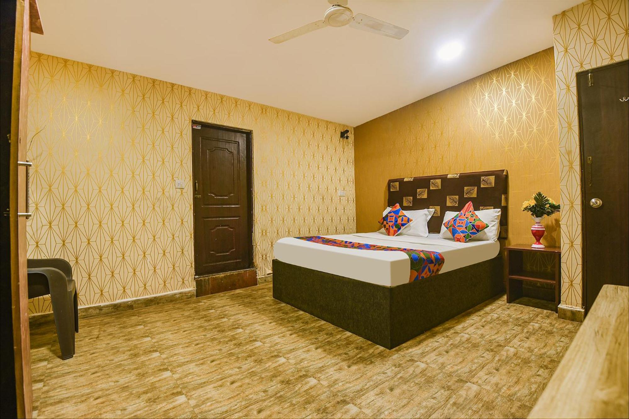 Fabhotel Rj 18 Beach Resort - Nr Baga Beach Ngoại thất bức ảnh