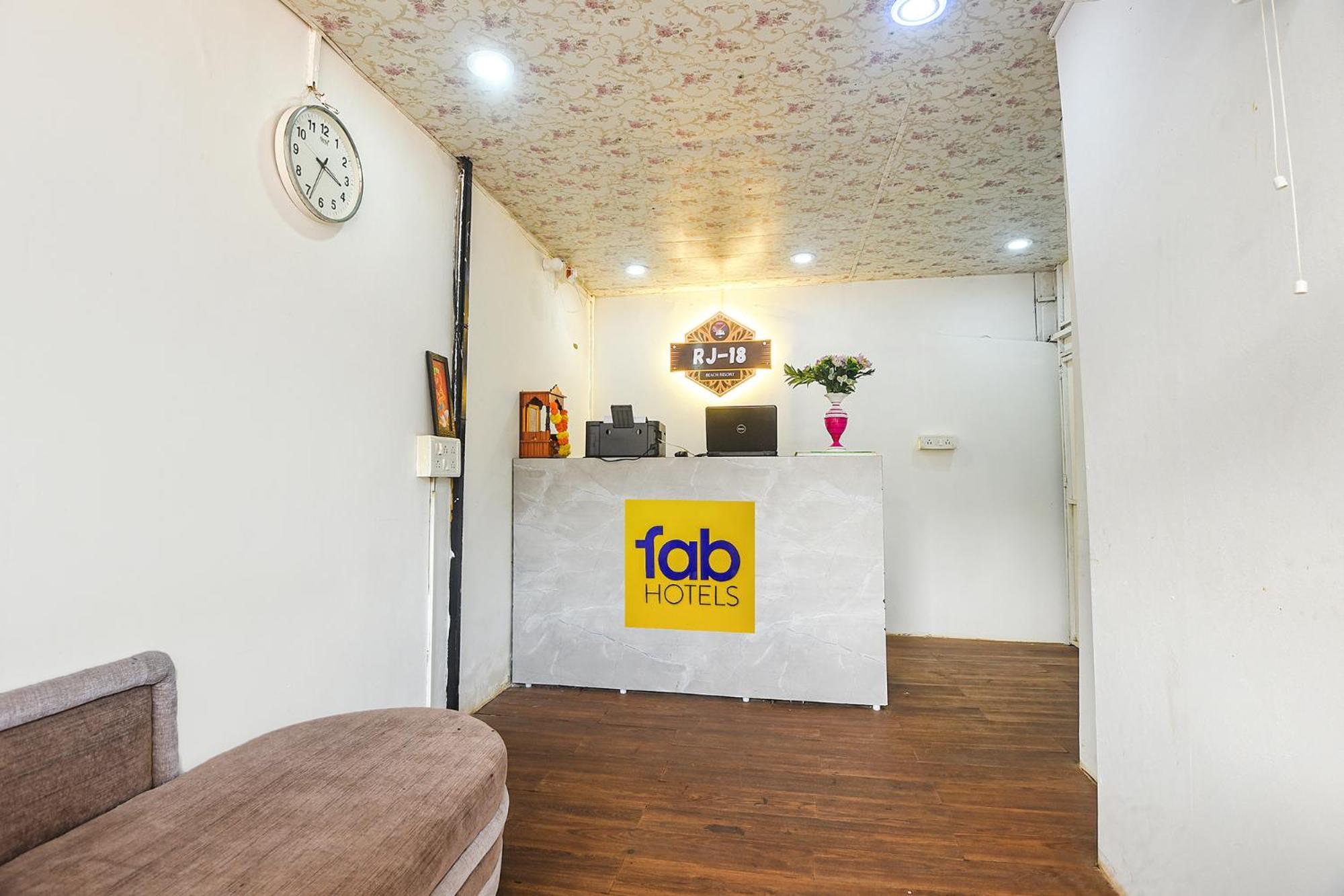 Fabhotel Rj 18 Beach Resort - Nr Baga Beach Ngoại thất bức ảnh