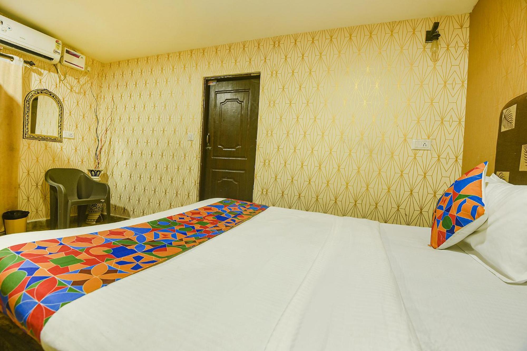 Fabhotel Rj 18 Beach Resort - Nr Baga Beach Ngoại thất bức ảnh