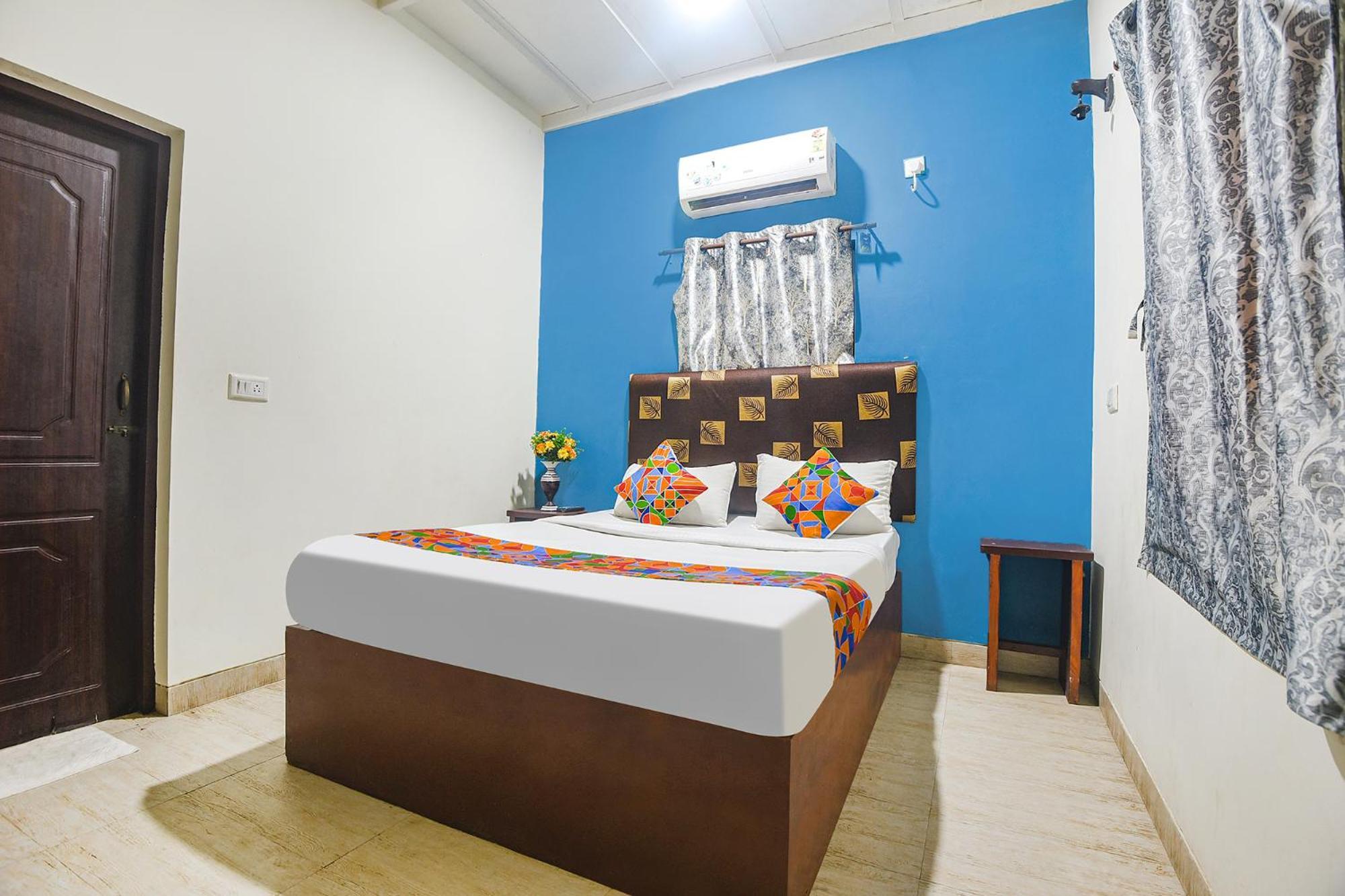 Fabhotel Rj 18 Beach Resort - Nr Baga Beach Ngoại thất bức ảnh