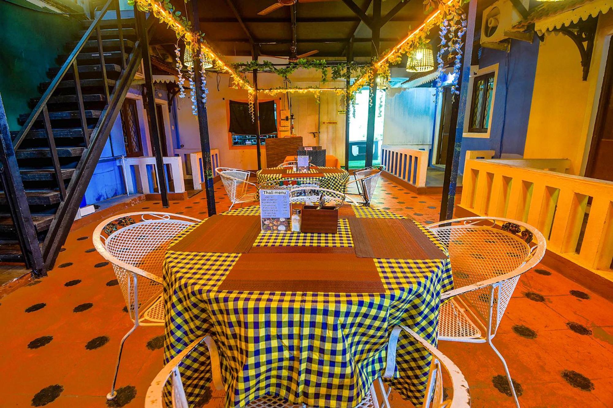Fabhotel Rj 18 Beach Resort - Nr Baga Beach Ngoại thất bức ảnh