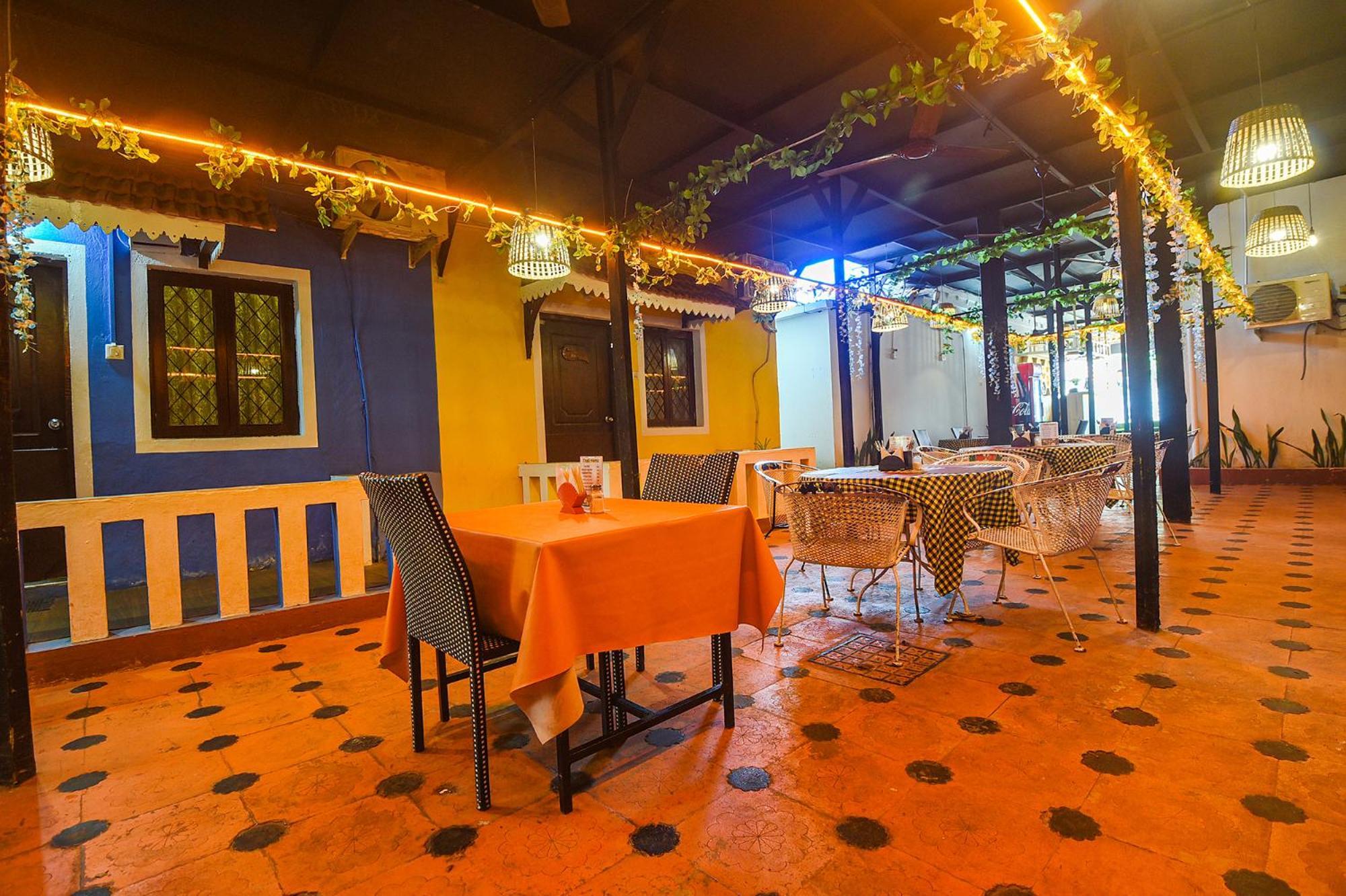Fabhotel Rj 18 Beach Resort - Nr Baga Beach Ngoại thất bức ảnh
