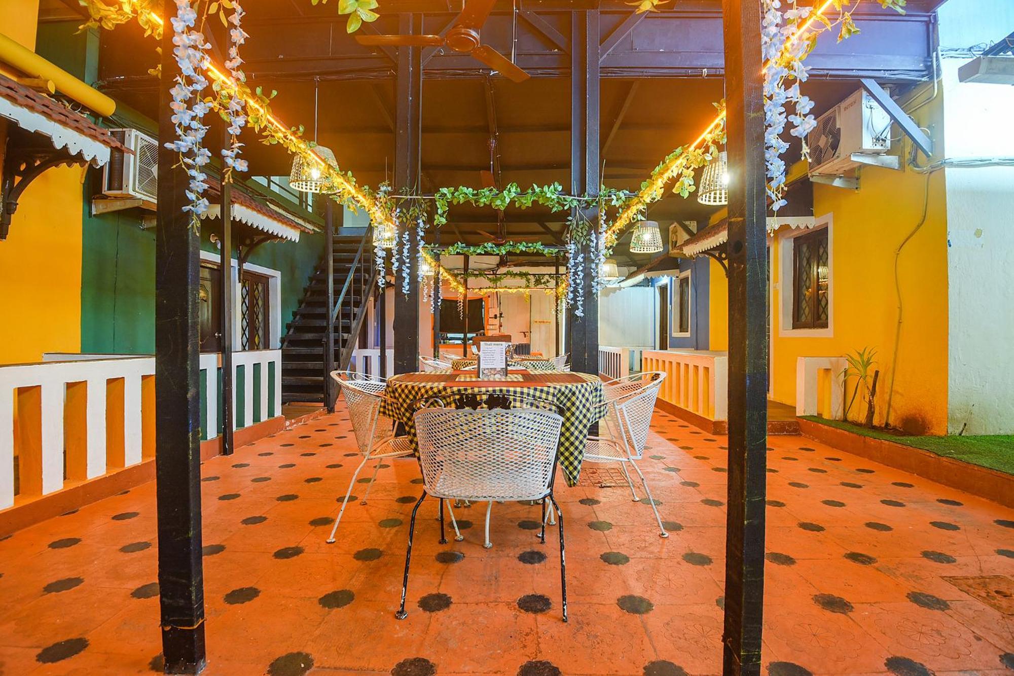 Fabhotel Rj 18 Beach Resort - Nr Baga Beach Ngoại thất bức ảnh