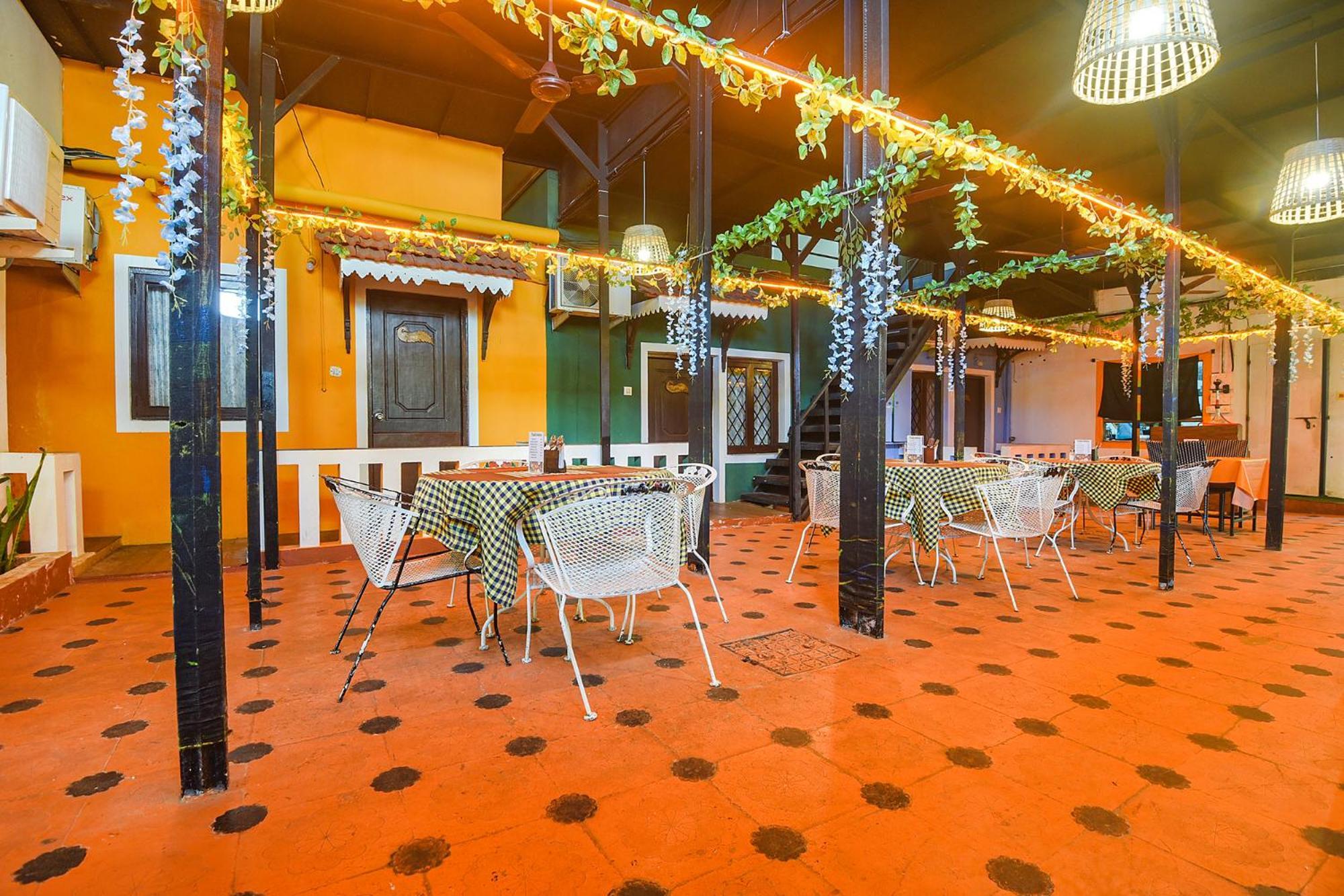 Fabhotel Rj 18 Beach Resort - Nr Baga Beach Ngoại thất bức ảnh