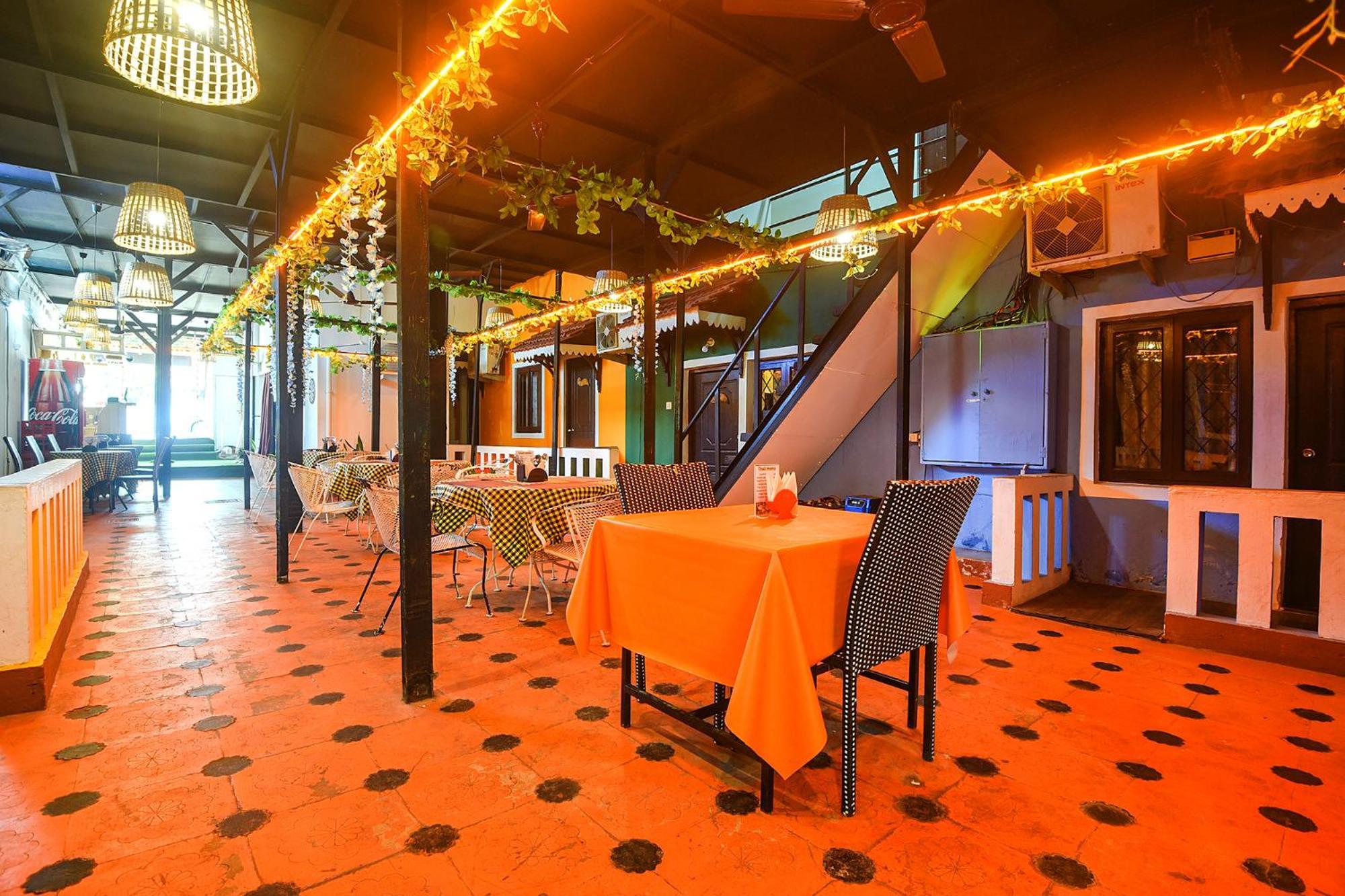 Fabhotel Rj 18 Beach Resort - Nr Baga Beach Ngoại thất bức ảnh