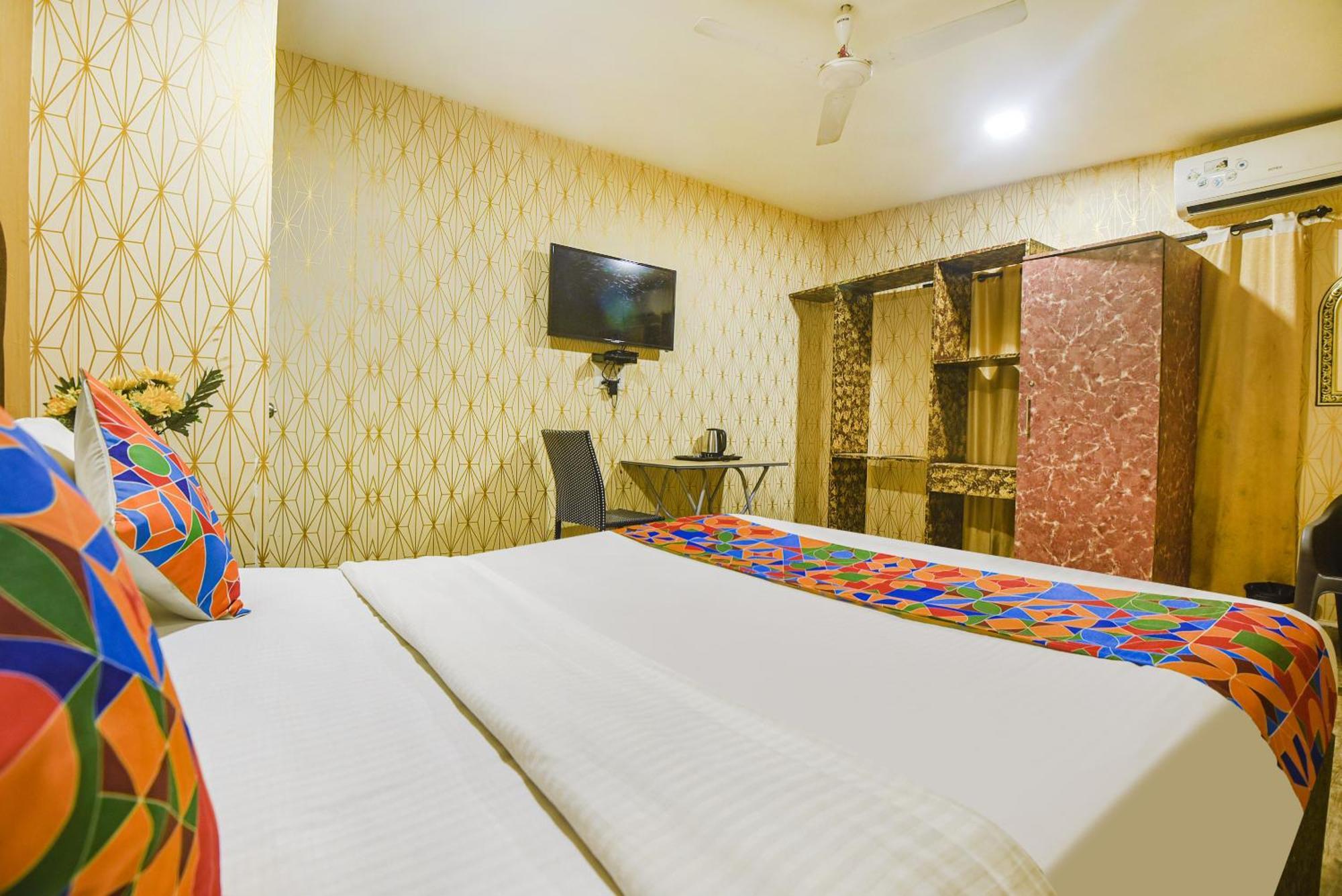 Fabhotel Rj 18 Beach Resort - Nr Baga Beach Ngoại thất bức ảnh